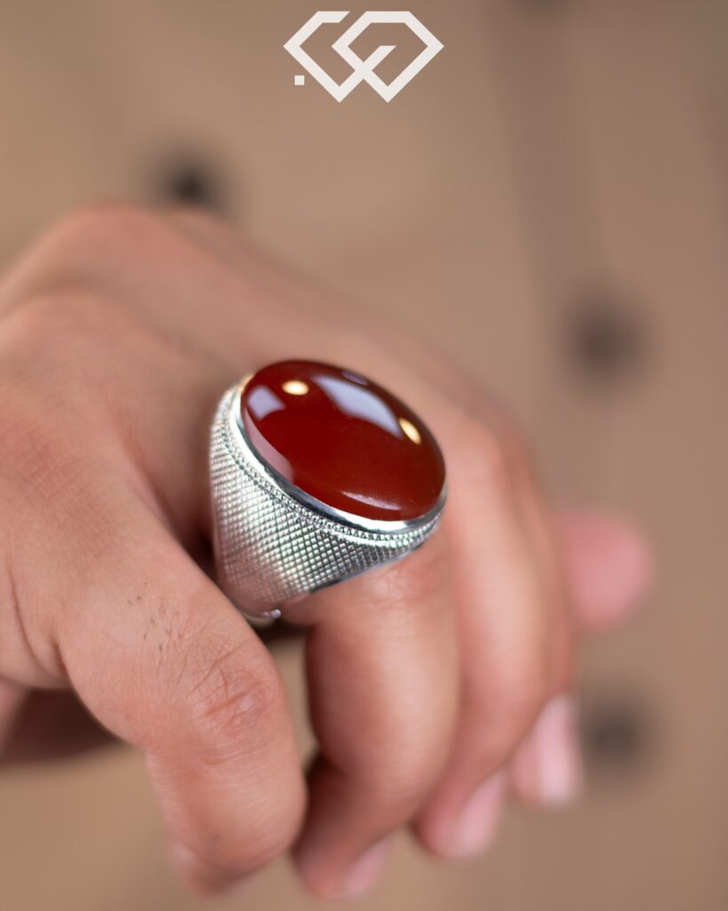 انگشتر عقیق مدل فیلی طرح حصیری 